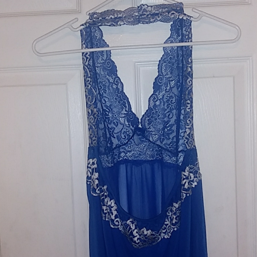 Lingerie - Picture 3 of 4